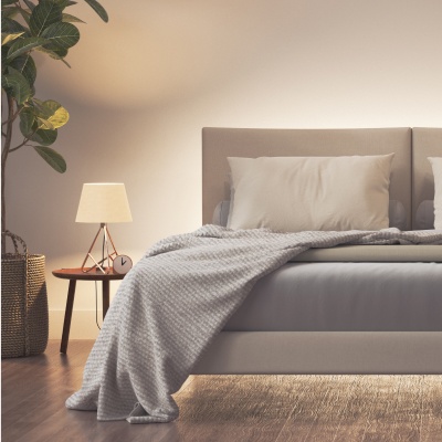 Nanoleaf Essentials Thread enabled color changing smart light bulbs. Similar to Wyze. HomeKit, Google Assistant, Amazon Alexa, IFTTT.